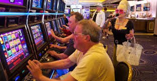 Pengalaman bermain sportsbook, slot dan live casino plaza4d di perangkat mobile